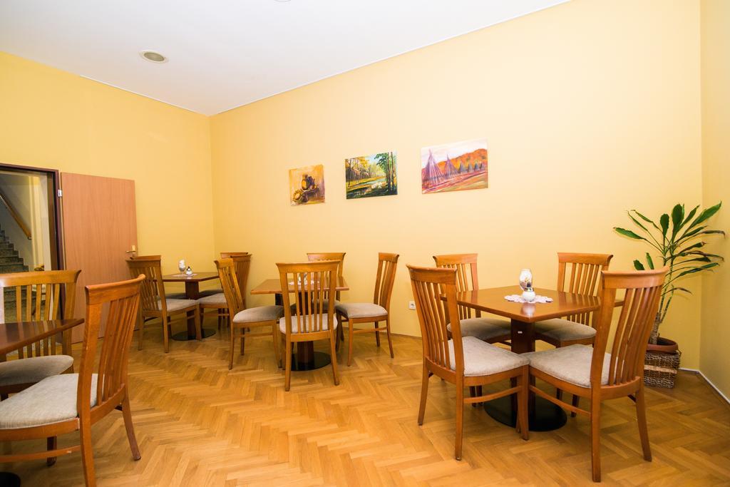 Garni Hotel Vila Ana Rogaska Slatina Exterior photo