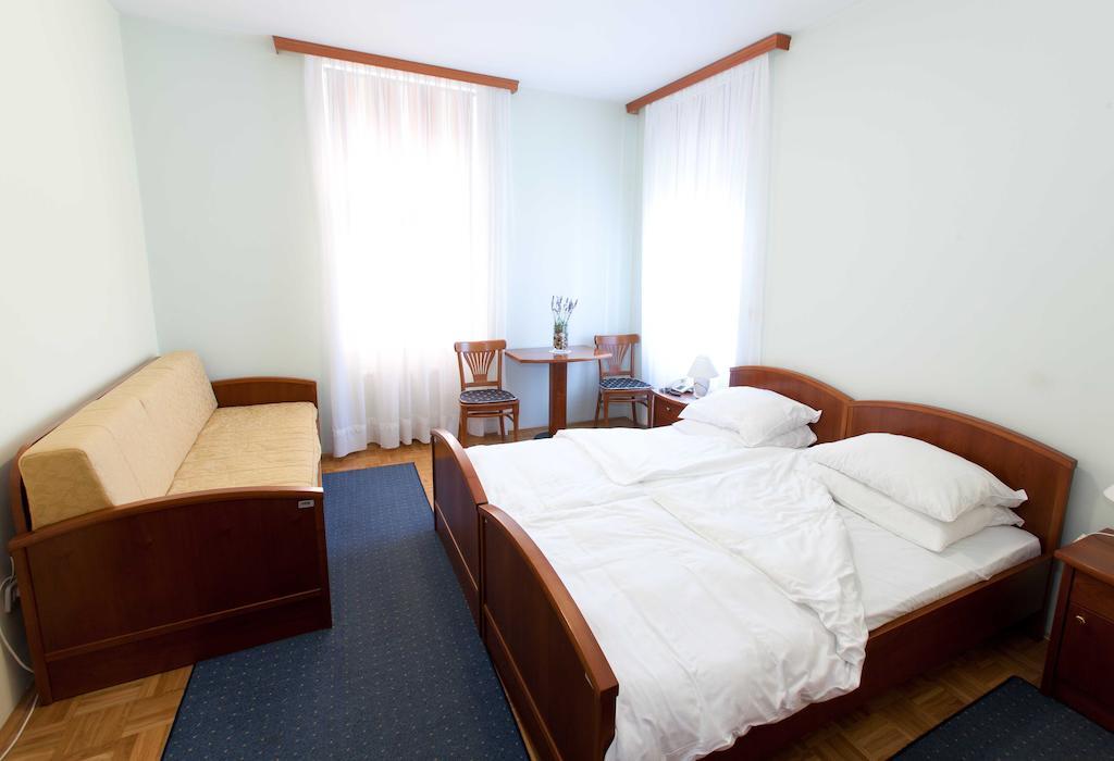 Garni Hotel Vila Ana Rogaska Slatina Room photo